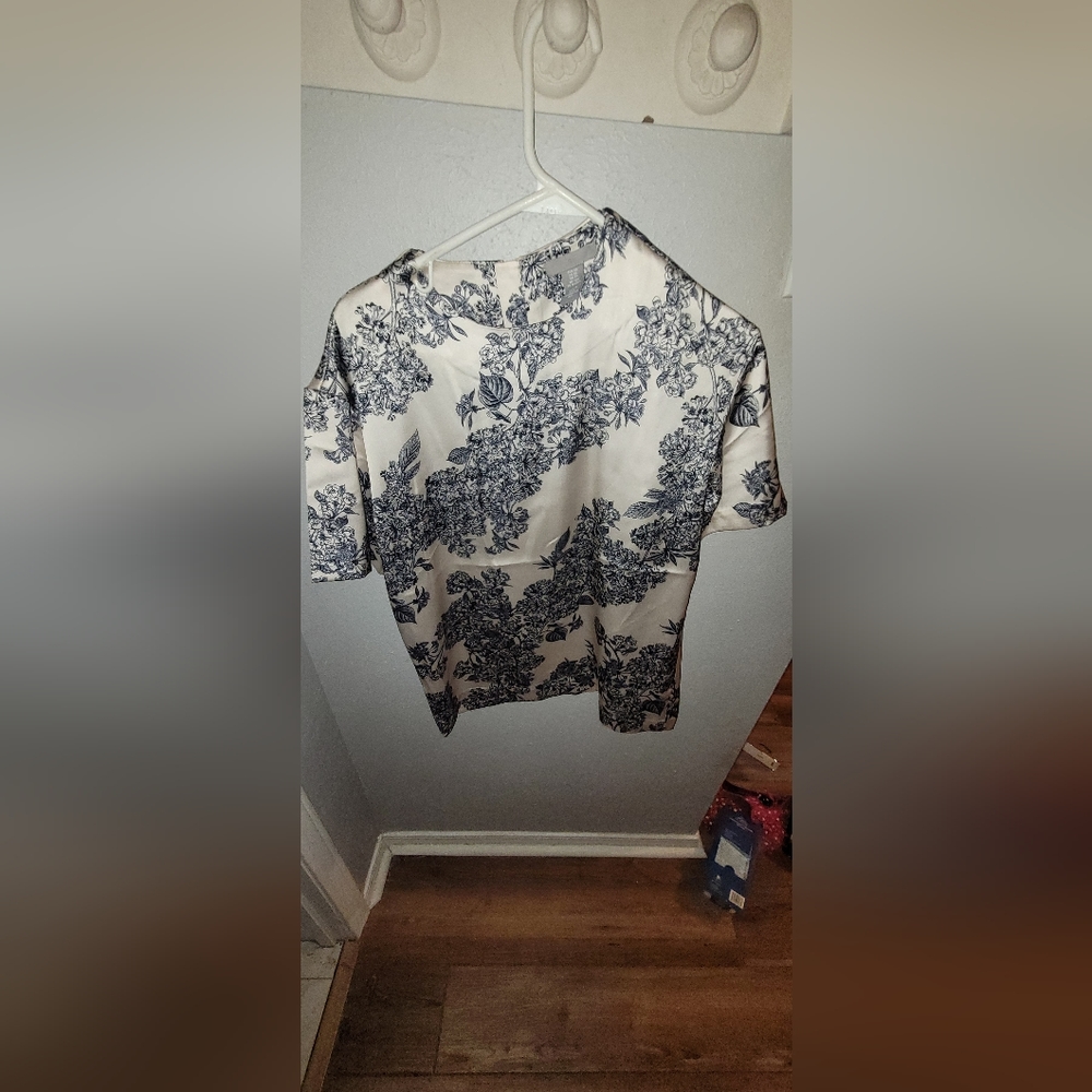H&M silk style Blouse